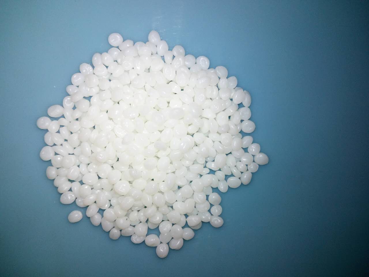 电视机外壳注塑热流道换颜色换物料清洗案例